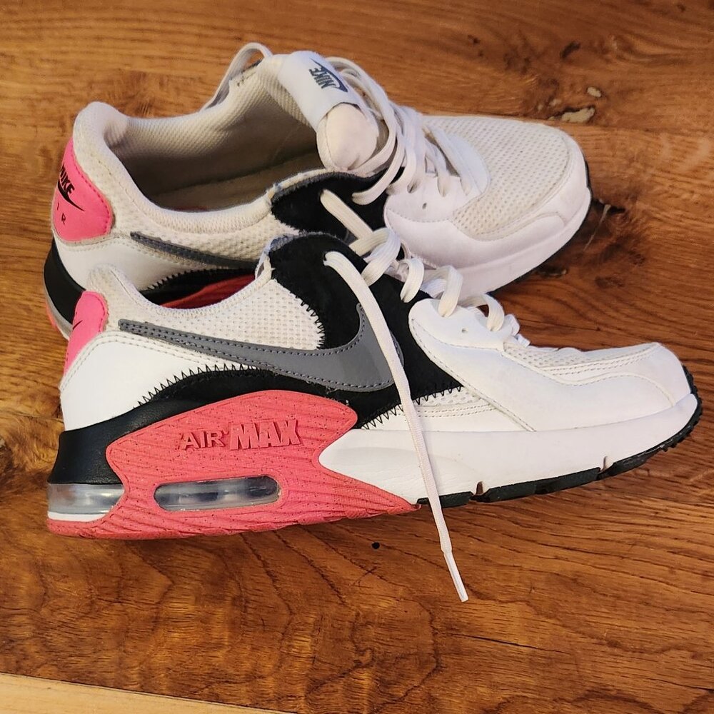Nike Air Max White and Pink Athletic Shoes